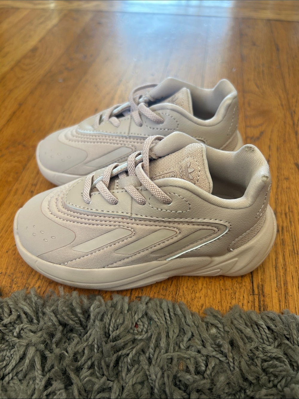 Adidas OZELIA ELASTIC LACE SHOES Beige Toddler Size 8